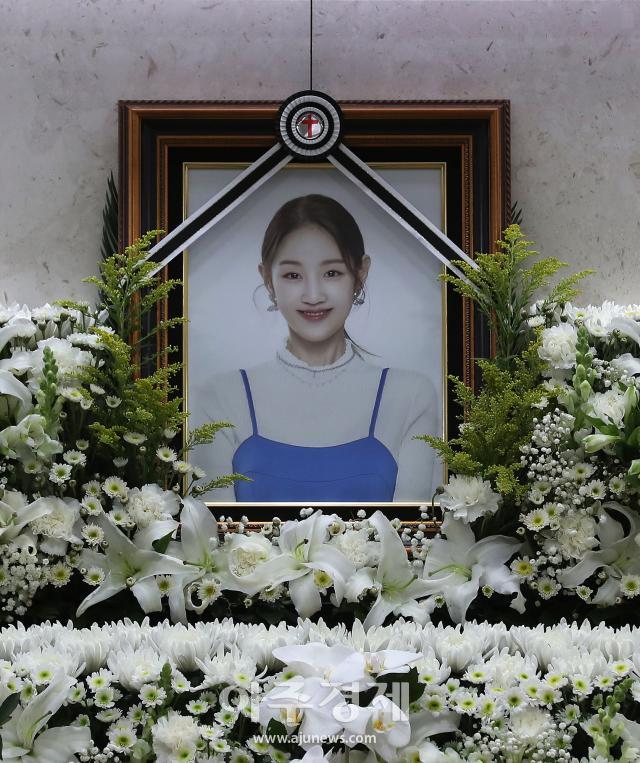 故 박보람, 오늘(17일) 발인…허각·로이킴·박재정 등 눈물로 배웅
