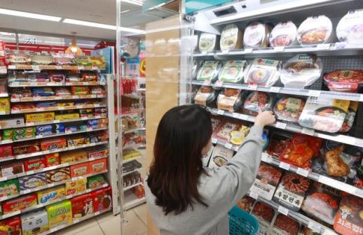 Sau bầu cử, giá cả nhiều mặt hàng nhu yếu phẩm tại Hàn Quốc bắt đầu đồng loạt tăng
