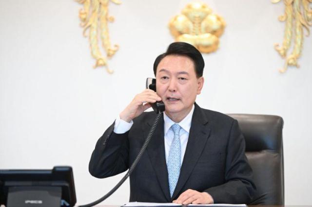尹大統領、岸田首相と電話会談…「韓米日の緊密な協力合意」
