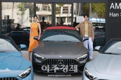 [포토] 눈길 끄는 눈물의 여왕 김수현 벤츠