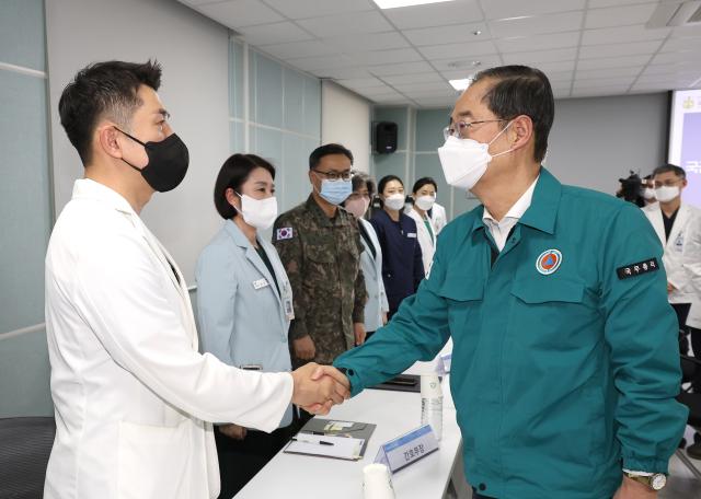 한 총리, 국군수도병원 두번째 방문…외상환자 우려 