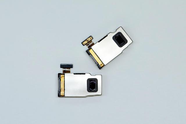 LG이노텍의 스마트폰용 고배율 광학식 연속줌 카메라 모듈 사진LG이노텍 제공