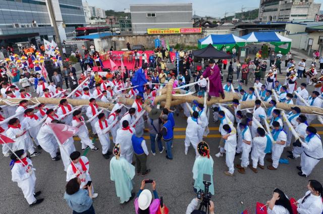 제62회 순창 군민의 날 행사가 이달 20일 주민 및 관광객 1만명이 참석한 가운데 성대하게 열렸다사진순창군