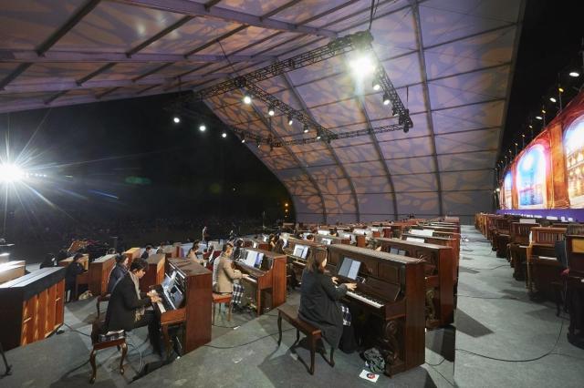 신안군은 ‘피아노의 섬’으로 지정된 ‘자은도’에서 해마다 열리는 ‘100+4 피아노섬 축제’에 사용될 공연용 피아노를 기증 받는다사진신안군