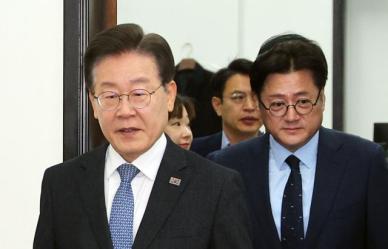 민주, 21대 국회 막판 스퍼트...5월 입법 강공에 與 속수무책