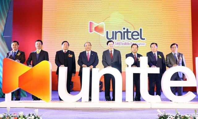 2018년 2월 4일 유니텔 신규 지점 개장식에 참석한 베트남 총리와 라오스 총리 [사진=베트남통신사]