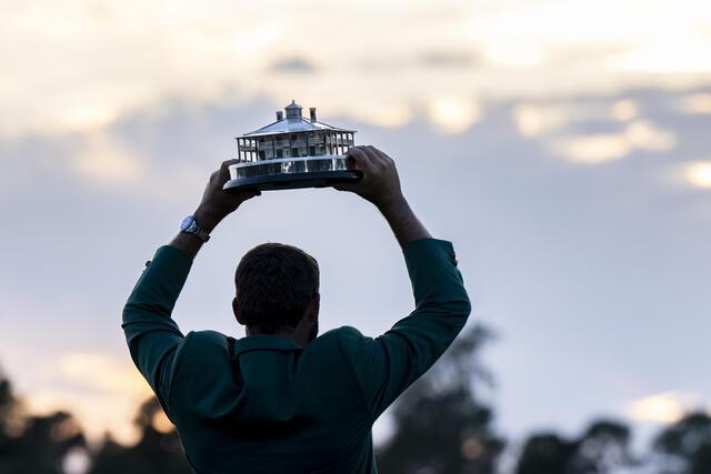 미국의 스코티 셰플러가 27세의 나이에 두 번째 마스터스 토너먼트 우승을 기록했다 마스터스 역사상 최연소 4위 기록이다 최연소 2승 기록자는 골프 황제 타이거 우즈다 사진마스터스
