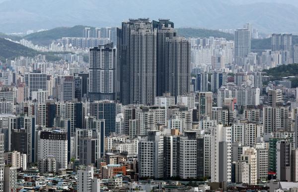 서울 아파트 거래량 4000건 육박, 매물 적체도...줄다리기 장세 언제까지