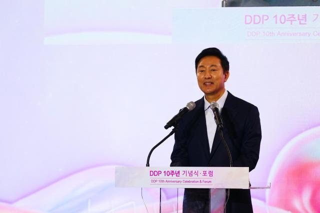 Seoul Mayor Oh Se-hoon delivers a congratulatory speech during the event  AJU PRESS Park Jong-hyeok