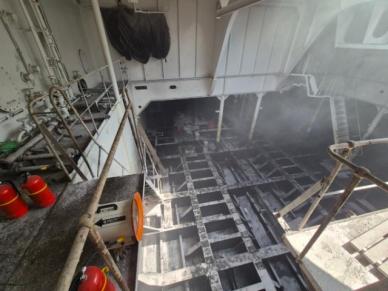 거제 조선소 선박 화재… 도장 작업자 11명 부상
