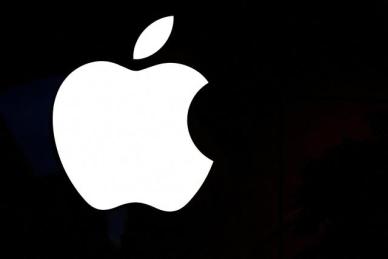 아이폰에 챗GPT 탑재되나…애플 주가 2.5% 상승  