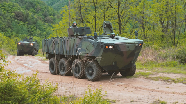 STX가 페루 육군 조병창에 공급할 예정인 현대로템의 차륜형장갑차 K808 사진현대로템