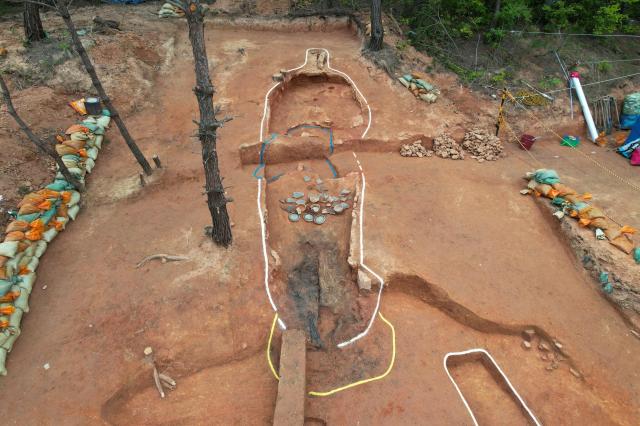유적 발굴 전문가들이 영암군 군서면의 ‘마산리 토기 요지’를 78세기 통일신라시대 가마터로 발표했다사진영암군
