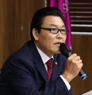 [단독] 경찰, 방역물품 지원금 배임 전강식 외식업중앙회 회장 보완수사…검찰 재송치