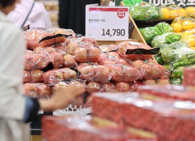 1년 새 방울토마토 42%·참외 36%↑..과채 가격 상승
