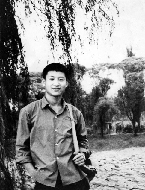 1972년 당시 농촌에서 ‘교육받은 청년’인 시 주석이 친척들을 방문하기 위해 베이징으로 돌아온 모습사진신화통신