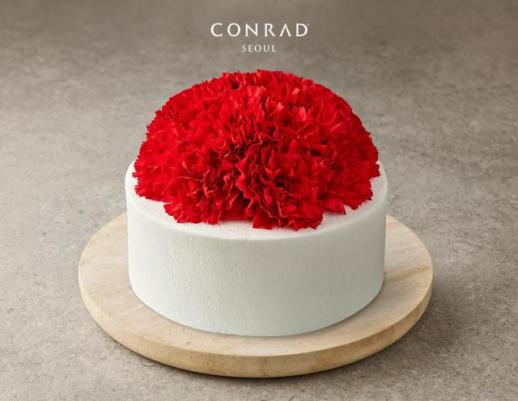 고급스러운 호텔 케이크로 어버이날 마음 전해요