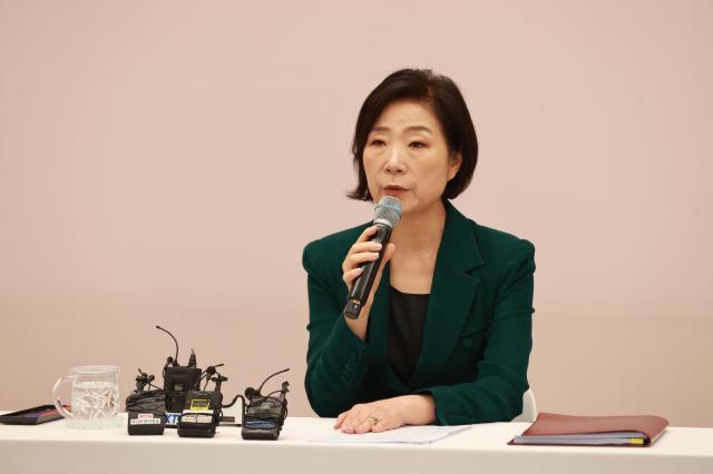 오영주 중소벤처기업부 장관이 8일 서울 구로구 폴라리스오피스에서 중소‧벤처기업 글로벌화 지원 대책을 발표하고 있다 사진중기부