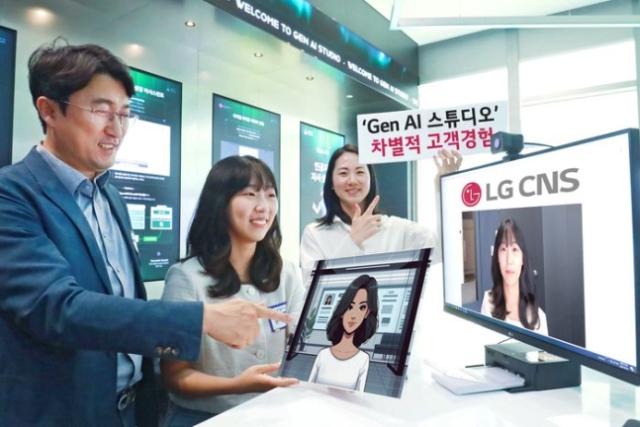 우정사업본부 직원들이 LG CNS Gen AI 스튜디오 투어에 참여해 이미지 생성형AI 서비스를 체험하고 있는 모습 카메라로 사진을 찍으면 이미지 생성형AI가 캐리커처를 생성한다사진LG CNS