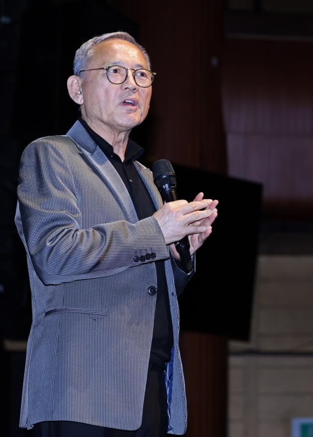 유인촌 장관, 한국계 최초 도서 부문 퓰리처상 수상한 우일연 작가에 축전