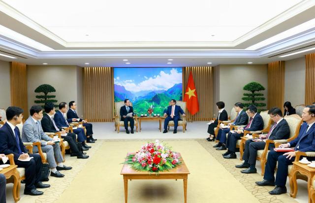 Thủ tướng Phạm Minh Chính tiếp ông Park Hark-kyu Tổng Giám đốc phụ trách tài chính của tập đoàn Samsung đang thăm làm việc tại Việt Nam ẢnhVGP