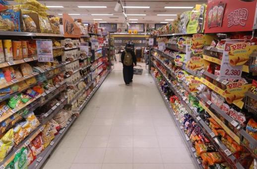 Giá cả tăng cao khiến người Hàn Quốc giảm đáng kể tần suất mua thực phẩm chế biến sẵn