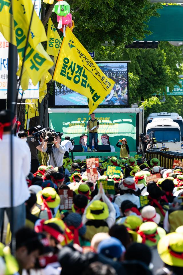 Korean Health and Medical Workers Union members hold a resolution rally for medical reform to normalize medical services in front of the Government Complex building in Jongno Seoul on May 14 2024  AJU PRESS Park Jong-hyeok