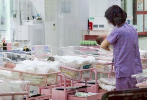 低生育率和老龄化拖累韩国经济 