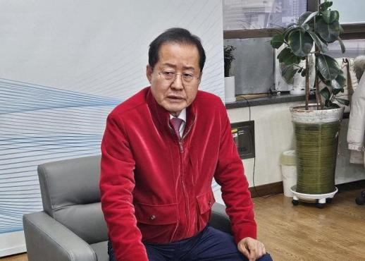 홍준표 2017년 박근혜 탄핵 재발 막자...벌써 균열 조짐  