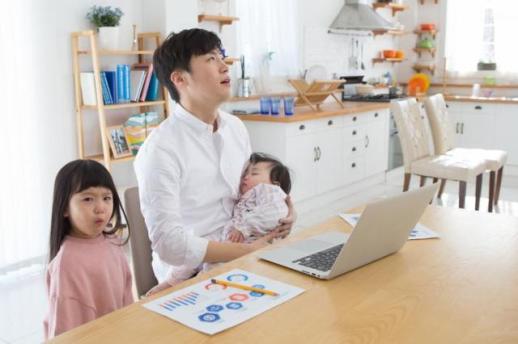 Korean parents with infant have only 2.7 hours of daily free time, survey finds
