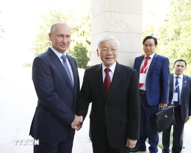푸틴 대통령과 응우옌 푸 쫑 서기장 사진베트남통신사