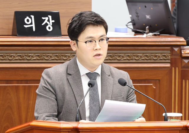 진형익 창원시의원비례대표은 16일 창원시에 간선급행버스체계BRT 2단계 사업의 신중한 추진을 촉구했다사진창원시의회