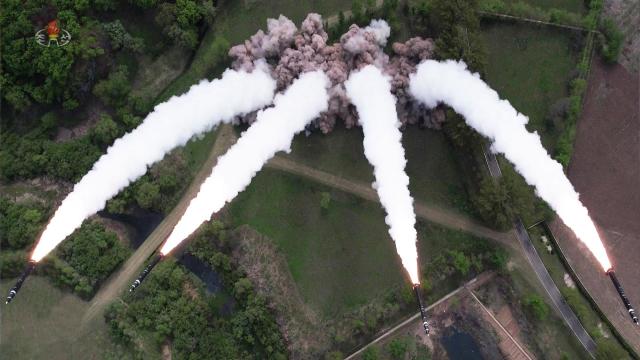 [종합] 북한 단거리탄도미사일 수발 발사…중·러 지지 하루만