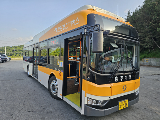 홍성군, '친환경 전기저상버스' 운행 개시