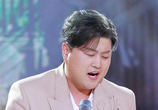 대국민 사기쇼 김호중, 방송에서 퇴출되나...위약금은 얼마