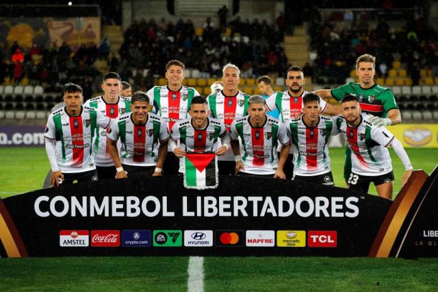 Players of Palestino pose for a picture before the beginning of the Copa Libertadores group stage second leg football match between Chiles Palestino and Brazils Flamengo at the Francisco Sanchez Rumoroso Municipal stadium in Coquimbo Chile on May 7 2024 AFP-Yonhap