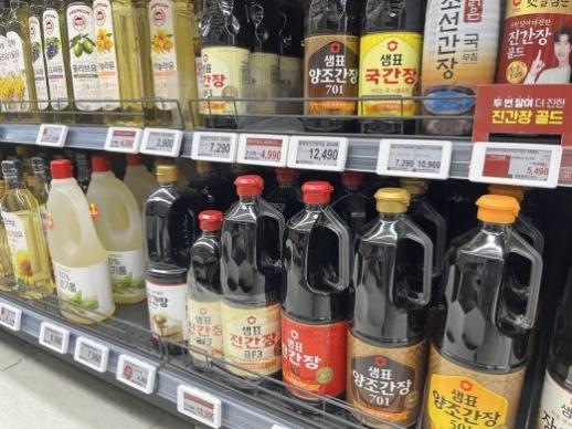 酱油大酱双双涨价 韩国家庭餐桌负担再度加重