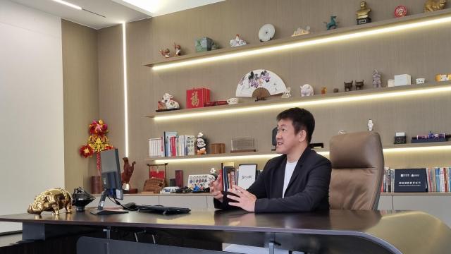 왕현도 윙입푸드 대표가 나스닥 상장을 추진하는 배경에 대해 설명하고 있다 사진홍승우 기자