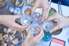 Bắt đầu từ 28/5 các nhà hàng tại Hàn Quốc có thể bán đồ uống có cồn theo đơn vị "1 ly"