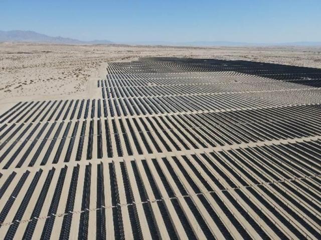 한화큐셀이 완공한 미국 캘리포니아 주 소재 태양광 발전소 사진한화큐셀