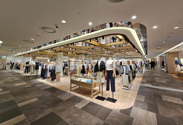 신세계백화점 타임스퀘어점 3층에 위치한 국내 여성 패션 전문관이 새롭게 재단장됐다 사진신세계백화점