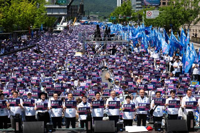 Participants hold sign “Oppose LGBTQ Festival” during the ‘Holy Korea’ rally held on the road near the city hall in Jung-gu Seoul on June 1 2024 AJU PRESS Park Jong-hyeok