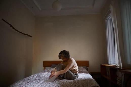 About 30% of late middle-aged Koreans fear lonely deaths, survey reveals