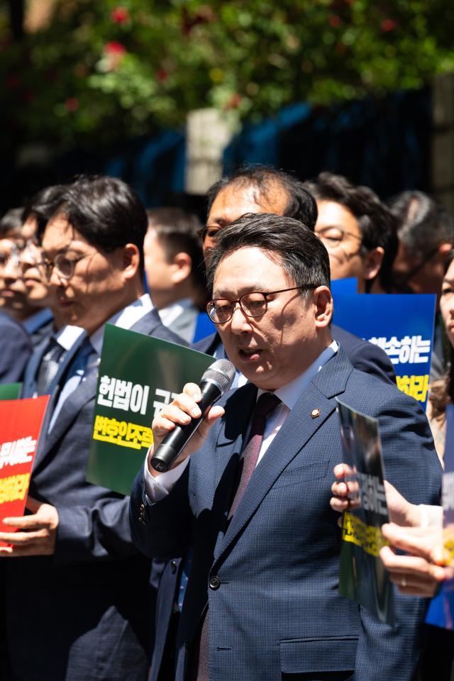 Kim Young-hoon president of the Korean Bar Association delivers a statement AJU PRESS Park Jong-hyeok