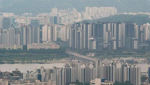 Buying home in Seoul would take 86 years for young people