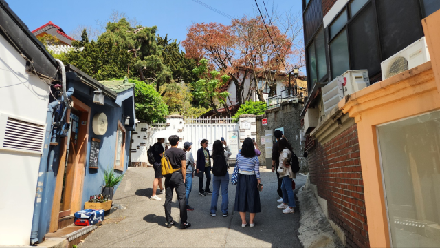 서울시가 청년 1인 가구들의 친구 만들기를 위해 진행하는 씽글이의 도보여행 프로그램 사진서울시