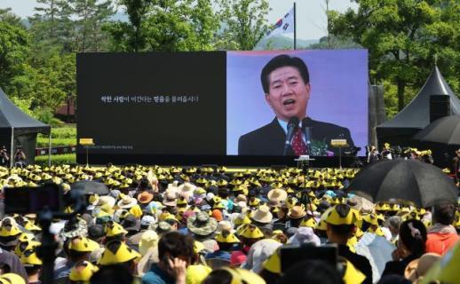 韓国人が一番好きな大統領は盧武鉉「31%」···尹大統領は「2.9%」