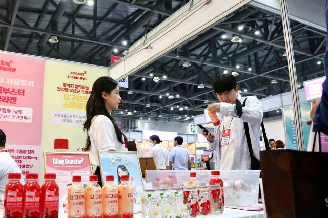 Visitors and participants experience booths from various countries at SEOUL FOOD 2024 held at KINTEX on June 11 2024AJU PRESS Han Jun-gu