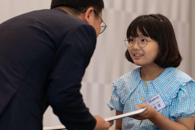 Seo Eun-seong recipient of the 2nd Patriots Literary Contest Book Report Award at the Press Club on the 20th floor of the Korea Press Center in central Seoul on June 12 2024 AJU PRESS Park Jong-hyeok