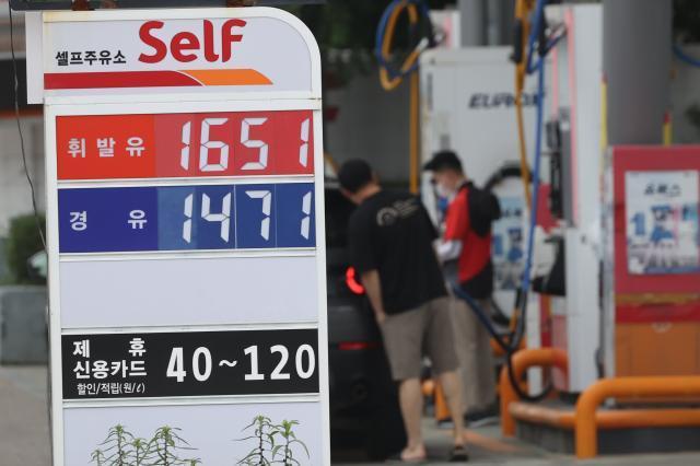 韓国政府、油類税引き下げを8月末まで2ヵ月延長